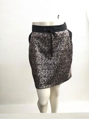 Sequined Skirt on front, sides packets